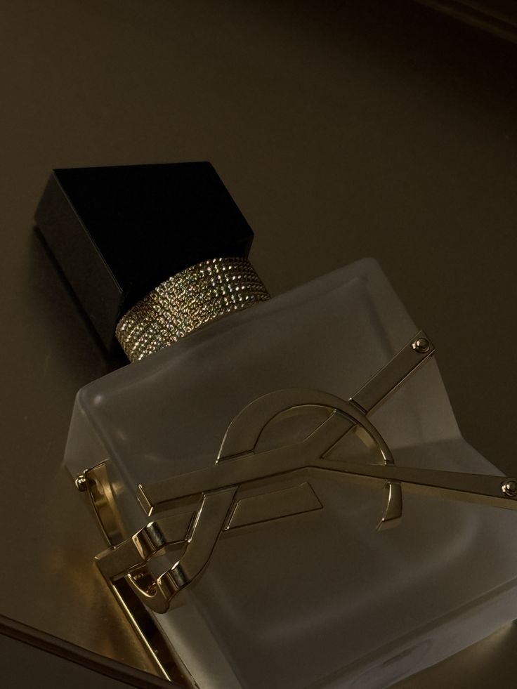 تصویر عطر ادکلن ایو سن لورن (وای اس ال) لیبر هیر میست زنانه Yves Saint Laurent Libre Hair Mist for Women